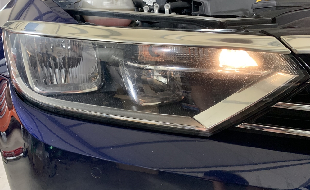 Montare 9 - Montaj Faruri LED Matrix Stopuri Triple LED VW Passat B8 2016 Originale