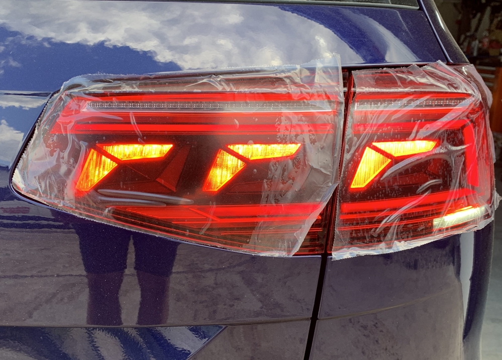 Montare 7 - Montaj Faruri LED Matrix Stopuri Triple LED VW Passat B8 2016 Originale