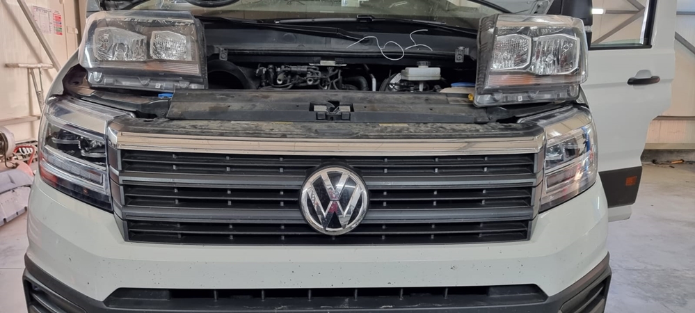 Montare 12 - VW Crafter 2018 Instalare Faruri LED Originale 