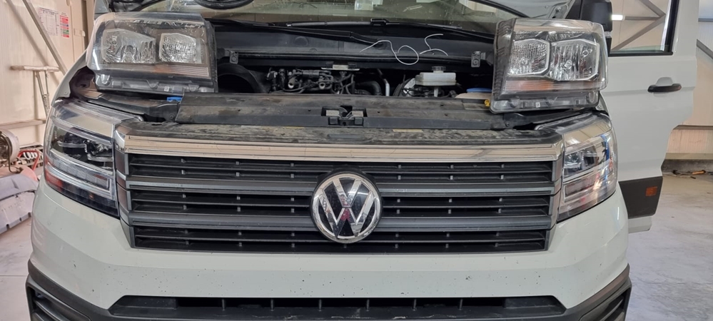 Montare 13 - VW Crafter 2018 Instalare Faruri LED Originale 