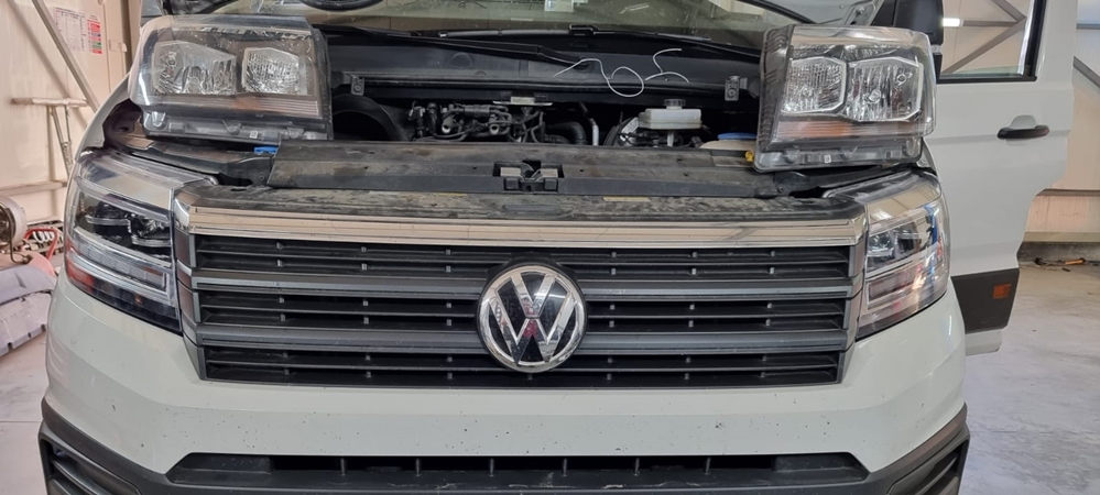 Montare 14 - VW Crafter 2018 Instalare Faruri LED Originale 