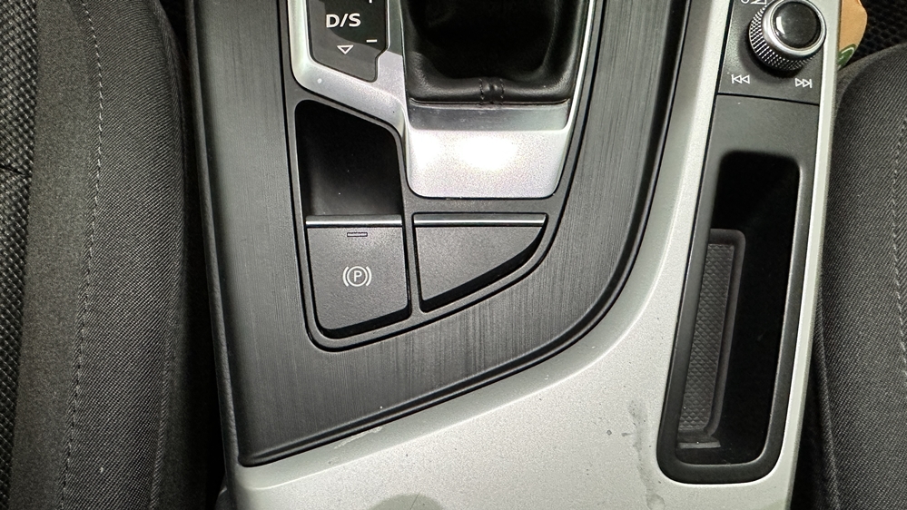 Montare 3 - Audi A4 B9 2017 Instalare Codare Auto Hold Activare Buton Autohold / Auto Hold Original