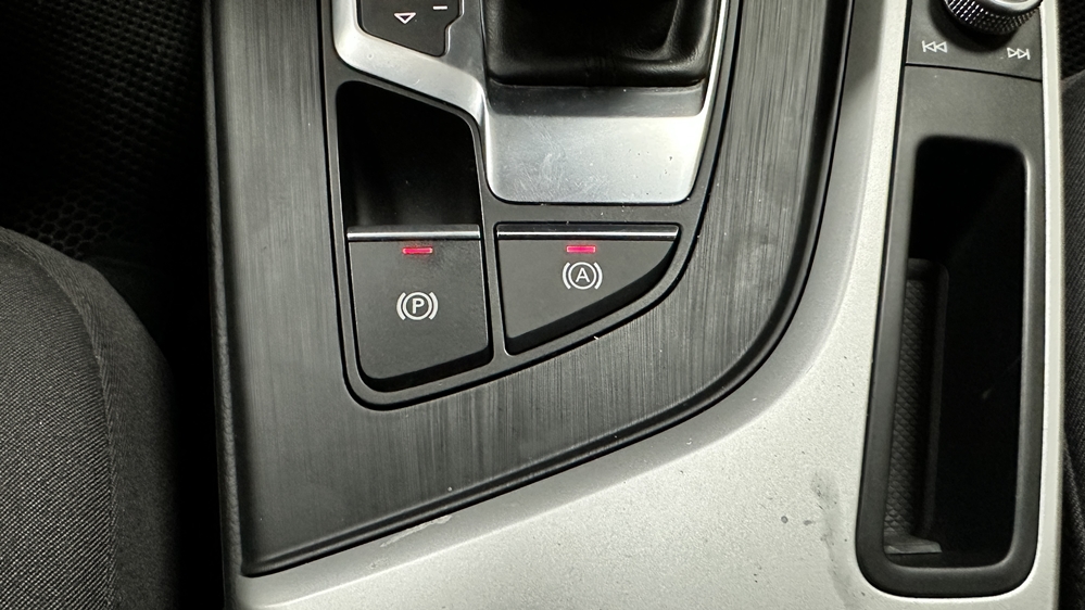Montare 7 - Audi A4 B9 2017 Instalare Codare Auto Hold Activare Buton Autohold / Auto Hold Original