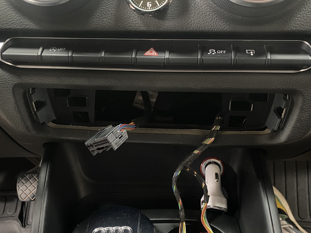 Montare 7 - Audi A3 8V 2017 Instalare Incalzire In Scaune Panou Climatronic Cu Incalzire 