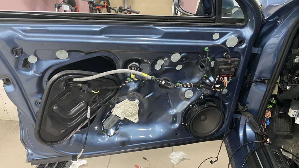 Activare 12 - VW Passat B8 2017 Instalare Lumini Ambientale Fata Spate Originale Montare 12 - VW Passat B8 2017 Instalare Lumini Ambientale Fata Spate Originale
