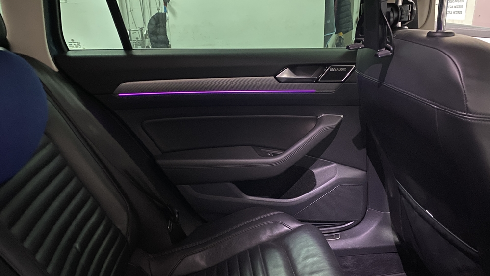 Activare 14 - VW Passat B8 2017 Instalare Lumini Ambientale Fata Spate Originale Montare 14 - VW Passat B8 2017 Instalare Lumini Ambientale Fata Spate Originale