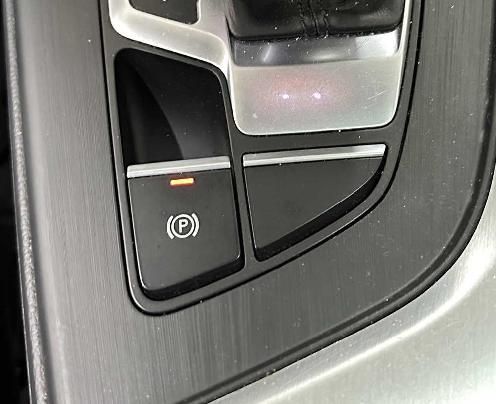 Montare 2 - Auto Hold Audi A4 B9 2018 Instalare Activare Buton AutoHold Auto Hold