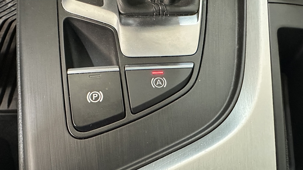 Montare 6 - Auto Hold Audi A4 B9 2018 Instalare Activare Buton AutoHold Auto Hold