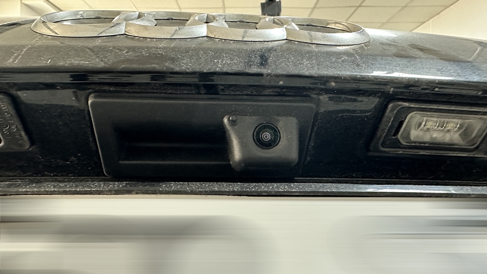 Montare 2 - Instalare Montaj Camera Spate Marsarier Audi A4 B9 2017