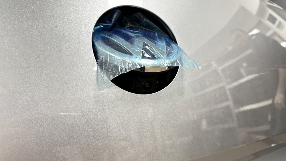 Montare 8 - VW Passat B8 2017 Instalare Camera Spate Marsarier Originala Flip In Emblema