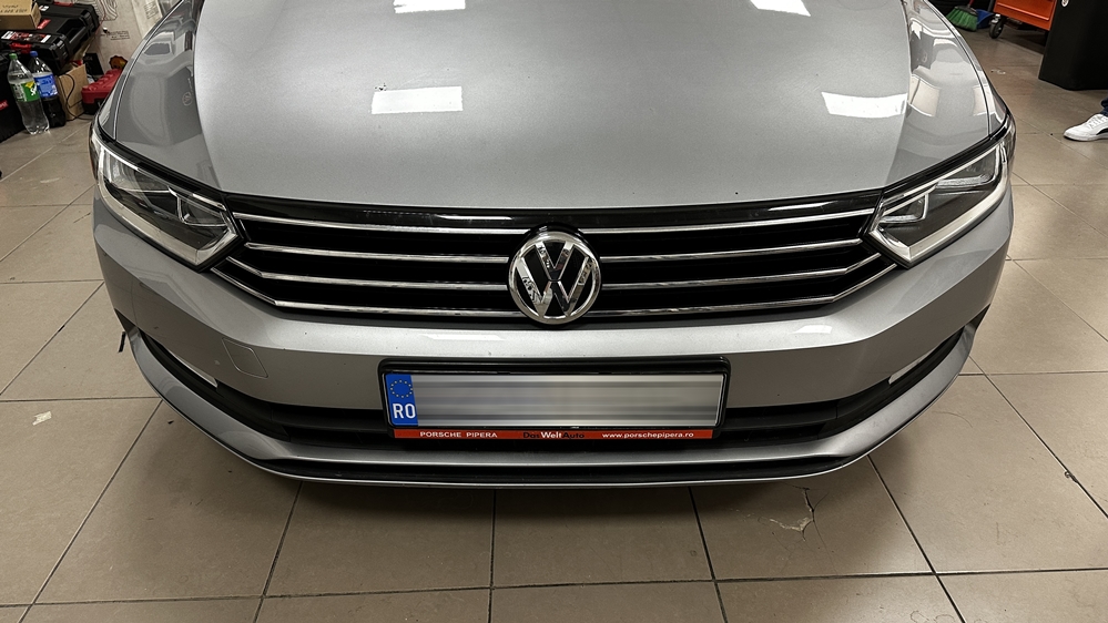 Montare 9 - VW Passat B8 2017 Instalare Camera Spate Marsarier Originala Flip In Emblema