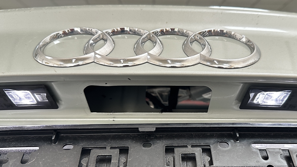 Montare 2 - Audi Q3 2021 Instalare Montaj Camera Spate Marsarier Highline Originala