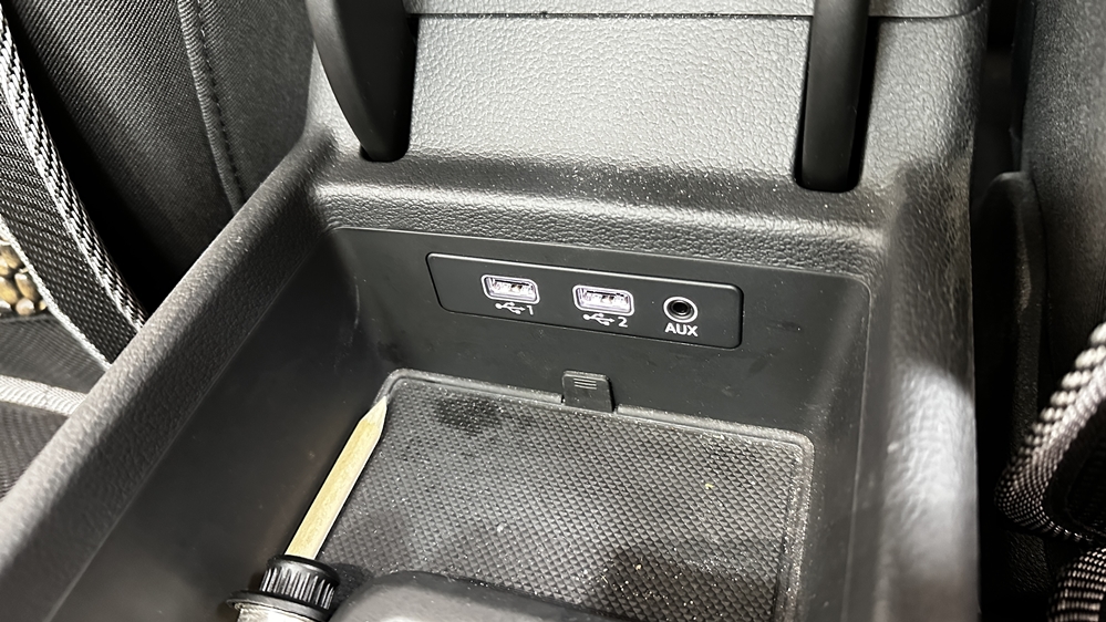 Montare 5 - Audi A4 B9 2017 Instalare Montaj Camera Spate Marsarier Port USB Android Auto Apple Carplay