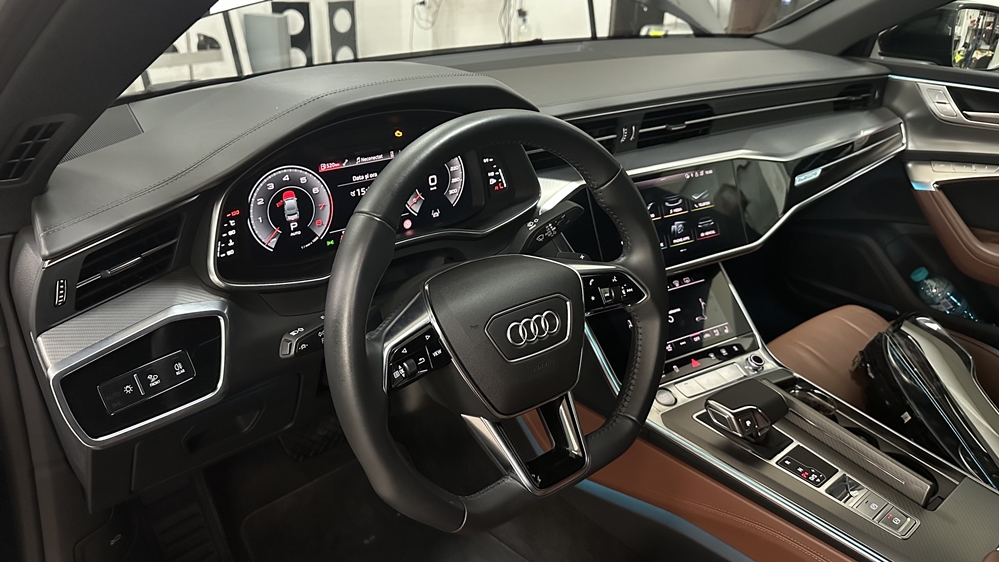 Montare 9 - Audi A7 4K 2020 Instalare Ceasuri Digitale Virtual Cockpit AID Bord Digital