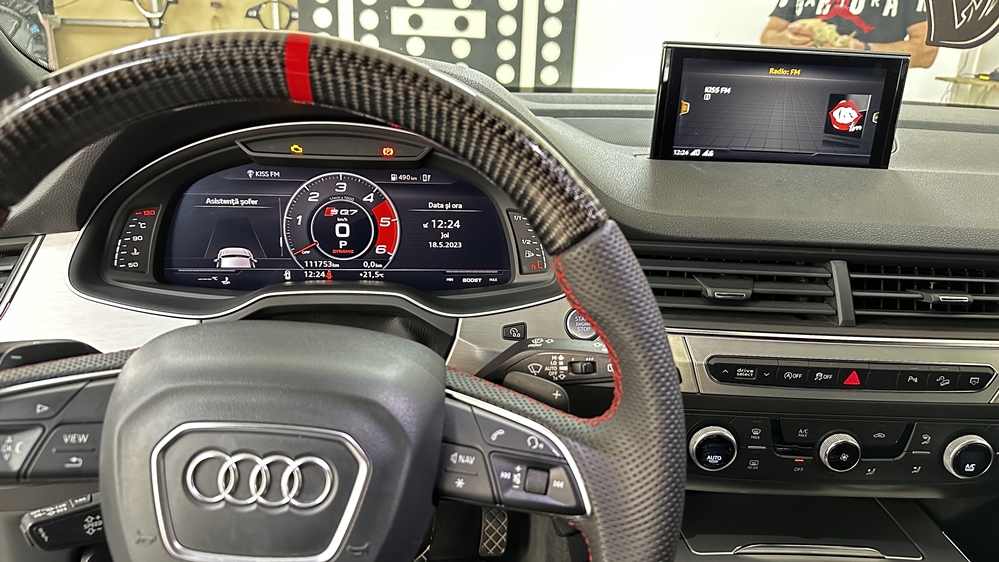 Montare 10 - Audi Q7 4M 2019 Instalare Ceasuri Digitale Virtual Cockpit AID Bord Digital