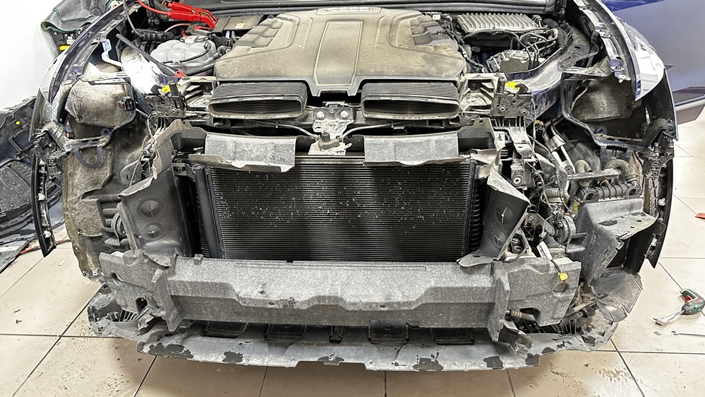 Activare 4 - Audi Q8 2021 Instalare Faruri FULL LED Matrix Originale Montare 4 - Audi Q8 2021 Instalare Faruri FULL LED Matrix Originale