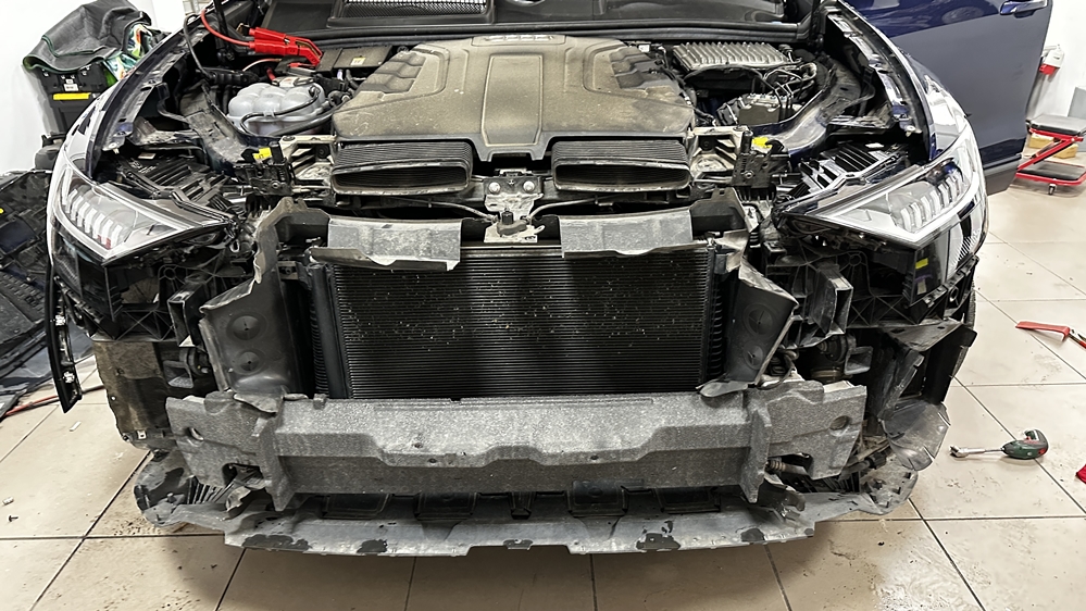 Activare 5 - Audi Q8 2021 Instalare Faruri FULL LED Matrix Originale Montare 5 - Audi Q8 2021 Instalare Faruri FULL LED Matrix Originale