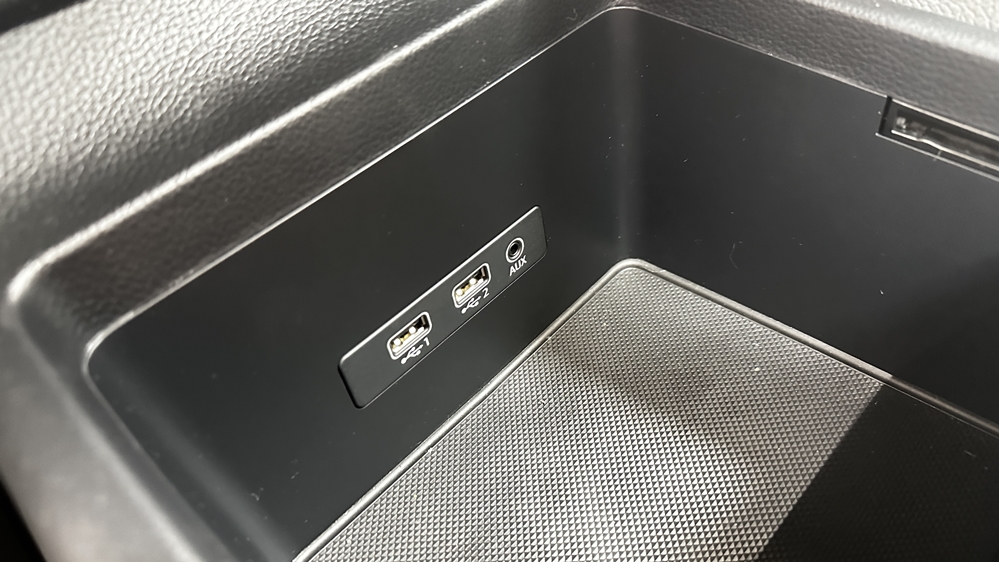 Montare 4 - Audi Q5 FY 2019 Activare Apple Carplay Android Auto Port USB 2 Sloturi