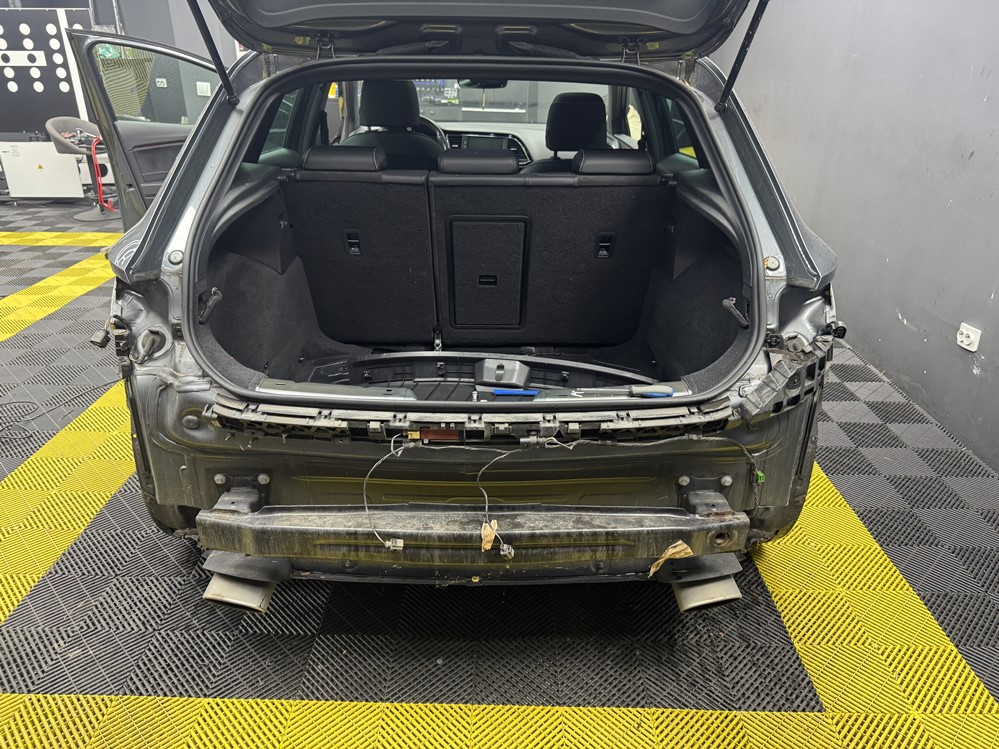 Montare 4 - Instalare Montare Activare Camera Video Spate Marsarier Originala Highline Seat Leon 5F Cupra 2017