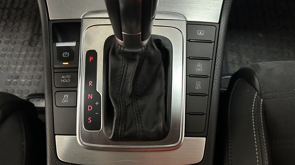 Activare 4 - VW Passat CC 2011 Montaj Instalare Senzori Parcare Fata Spate Originali Montare 4 - VW Passat CC 2011 Montaj Instalare Senzori Parcare Fata Spate Originali