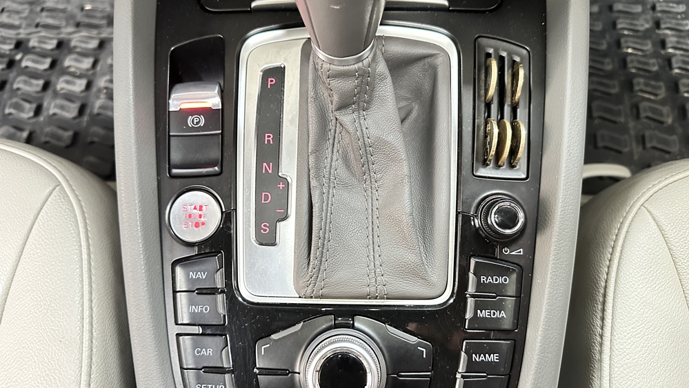 Montare 3 - Audi Q5 8R 2011 Montaj Activare Buton Autohold Audi Q5 8R Auto Hold