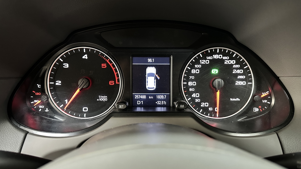 Montare 6 - Audi Q5 8R 2011 Montaj Activare Buton Autohold Audi Q5 8R Auto Hold