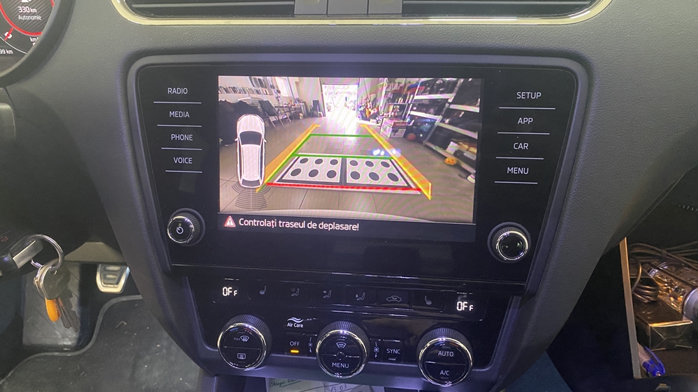 Montare 9 - Skoda Octavia 3 III 2020 Instalare Camera Marsarier OEM OE Originala In Maner Spate