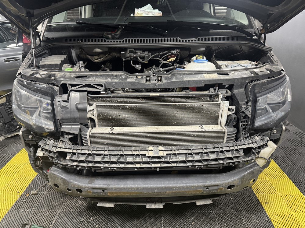 Montare 9 - Instalare Montare Faruri Full LED Matrix Originale VW Transporter T6.1 2018