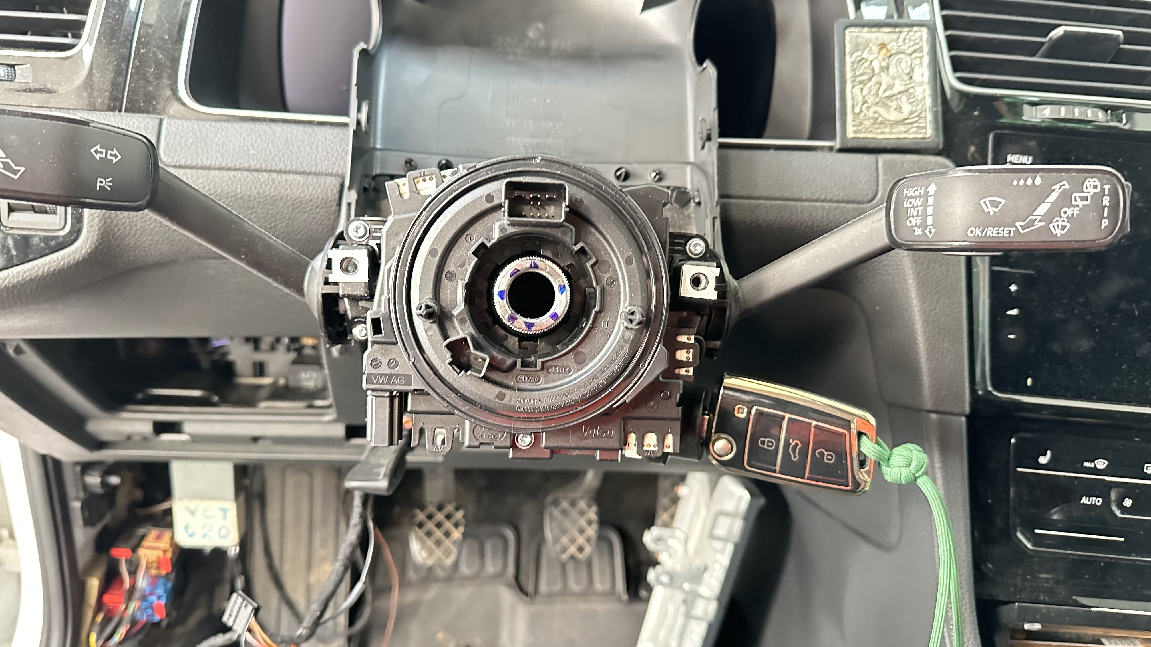 Activare 10 - VW Golf 7 VII 2015 Instalare Oglinzi Rabatabile Incalzire Volan Instalare Distronic ACC Cruise Control Montare 10 - VW Golf 7 VII 2015 Instalare Oglinzi Rabatabile Incalzire Volan Instalare Distronic ACC Cruise Control