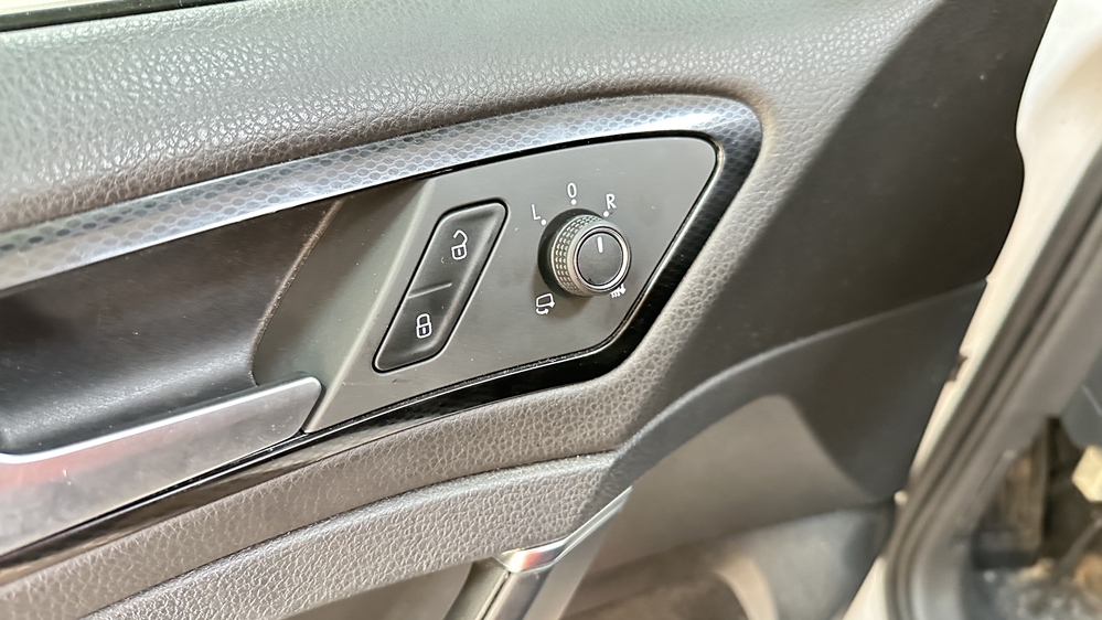 Activare 18 - VW Golf 7 VII 2015 Instalare Oglinzi Rabatabile Incalzire Volan Instalare Distronic ACC Cruise Control Montare 18 - VW Golf 7 VII 2015 Instalare Oglinzi Rabatabile Incalzire Volan Instalare Distronic ACC Cruise Control