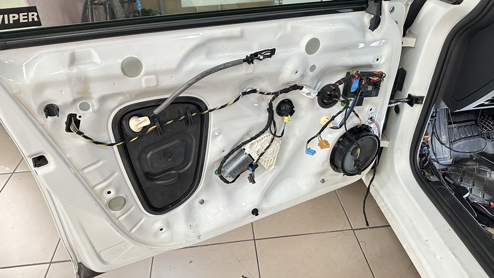 Activare 5 - VW Golf 7 VII 2015 Instalare Oglinzi Rabatabile Incalzire Volan Instalare Distronic ACC Cruise Control Montare 5 - VW Golf 7 VII 2015 Instalare Oglinzi Rabatabile Incalzire Volan Instalare Distronic ACC Cruise Control