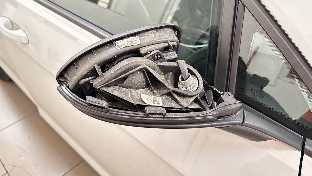 Activare 7 - VW Golf 7 VII 2015 Instalare Oglinzi Rabatabile Incalzire Volan Instalare Distronic ACC Cruise Control Montare 7 - VW Golf 7 VII 2015 Instalare Oglinzi Rabatabile Incalzire Volan Instalare Distronic ACC Cruise Control