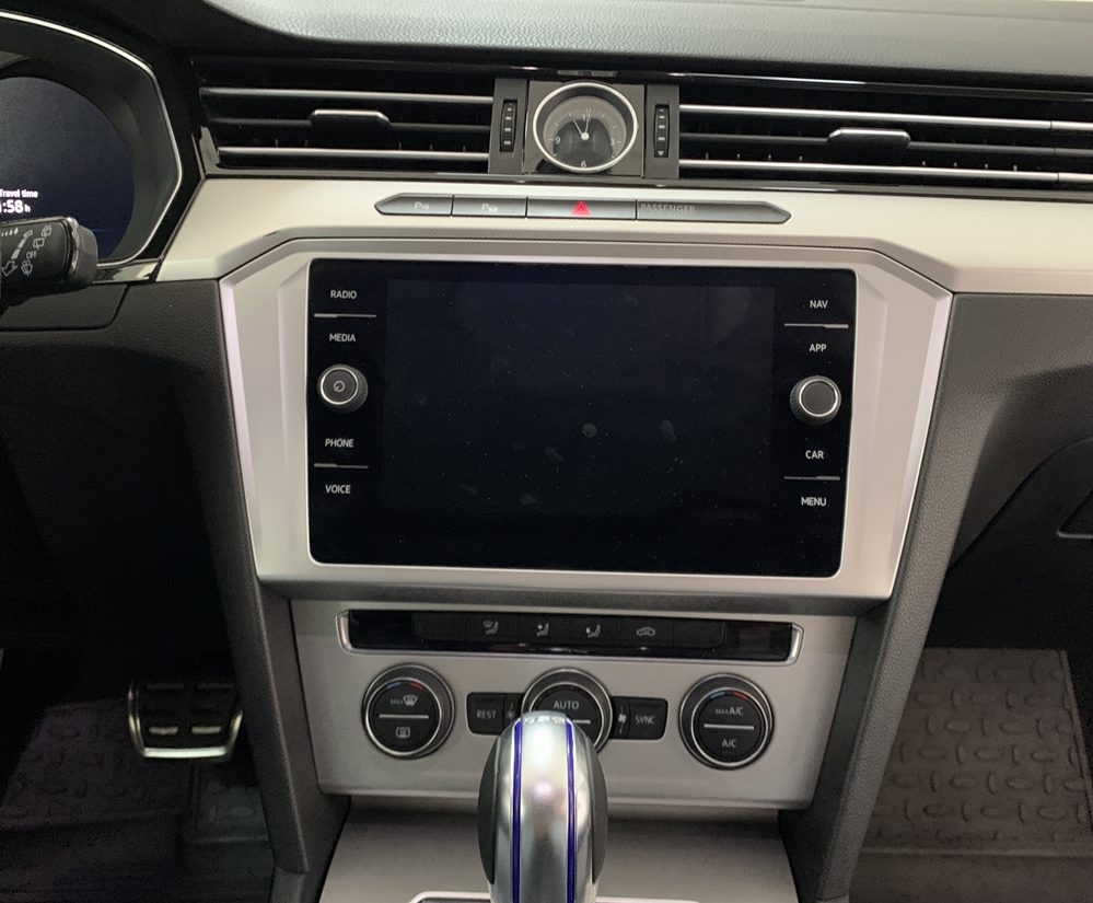 Montare 3 - Retrofit Montare Panou Clima Climatronic Digital VW Passat B8