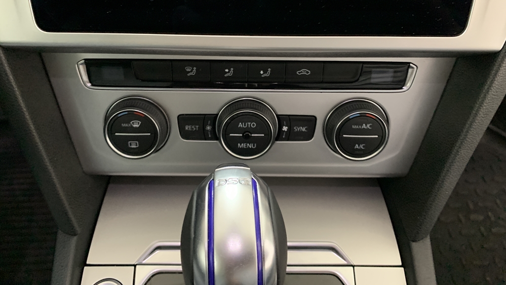 Montare 4 - Retrofit Montare Panou Clima Climatronic Digital VW Passat B8