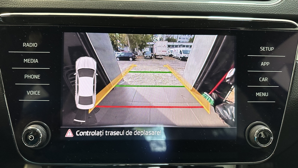 Montare 3 - Skoda Superb 3 2018 Montaj Instalare Camera Spate Marsarier Originala Bucuresti Sector 1 2 3 4 5 6 Ilfov