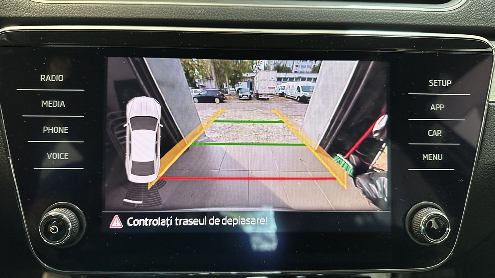 Montare 4 - Skoda Superb 3 2018 Montaj Instalare Camera Spate Marsarier Originala Bucuresti Sector 1 2 3 4 5 6 Ilfov