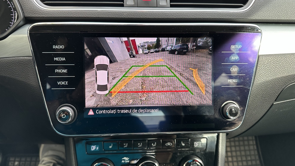 Montare 5 - Skoda Superb 3 2018 Montaj Instalare Camera Spate Marsarier Originala Bucuresti Sector 1 2 3 4 5 6 Ilfov