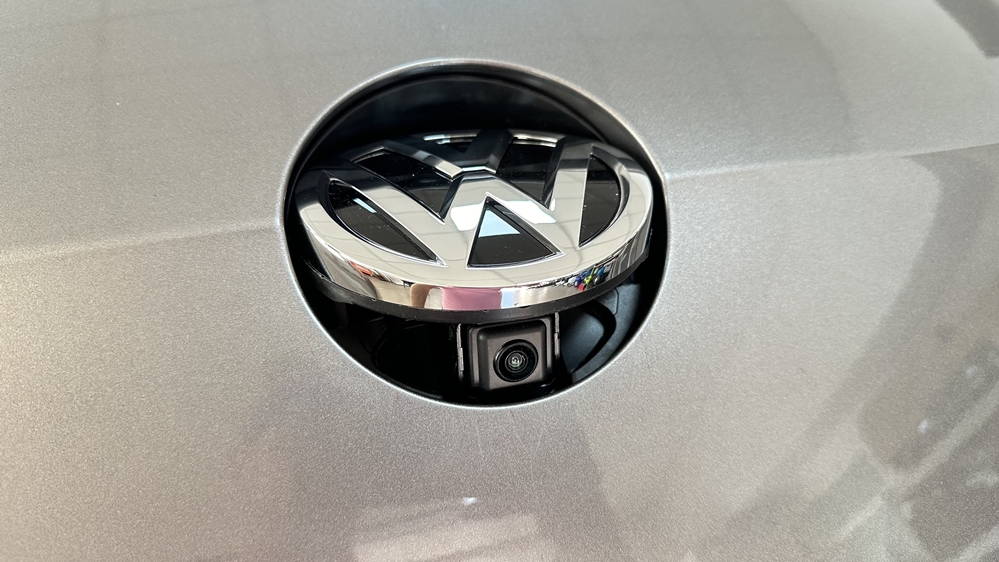 Activare 4 - Instalare Camera Auto Spate VW Golf 7 Camera Video Marsarier Originala in Emblema Montare 4 - Instalare Camera Auto Spate VW Golf 7 Camera Video Marsarier Originala in Emblema