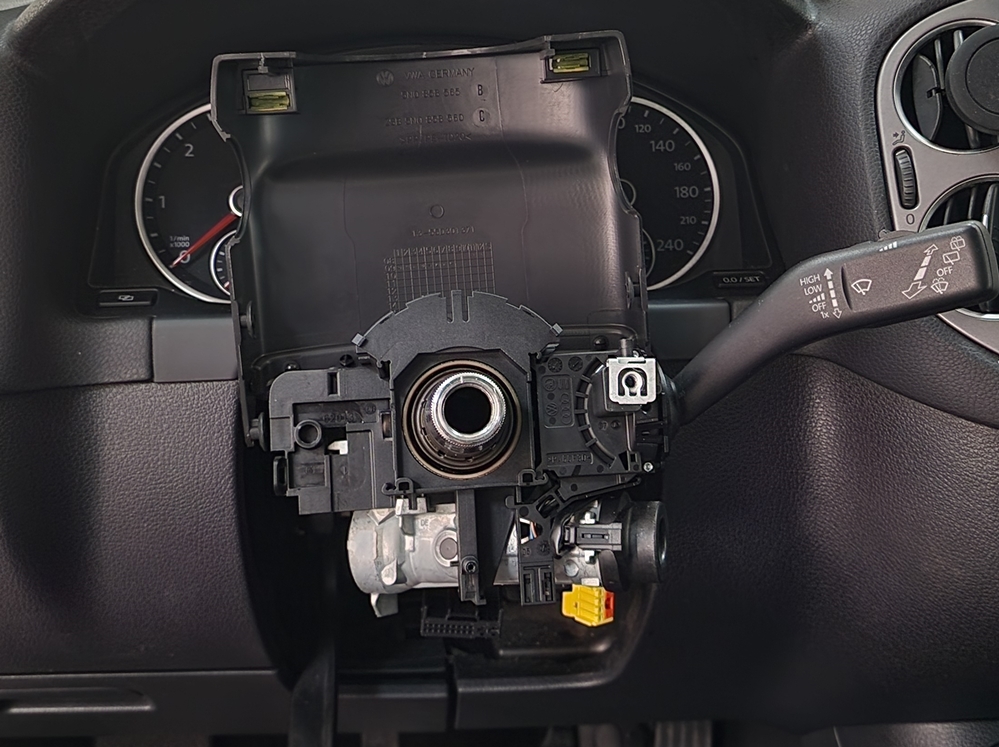 Montare 4 - VW Tiguan 5N 2009 Instalare Pilot Automat Cruise Control Tempomat 