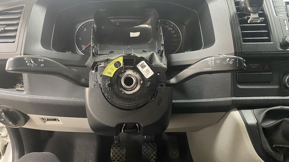 Activare 3 - VW Transporter T6 2019 Montare Pilot Automat Tempomat Cruise Control Pe Volan Montare 3 - VW Transporter T6 2019 Montare Pilot Automat Tempomat Cruise Control Pe Volan
