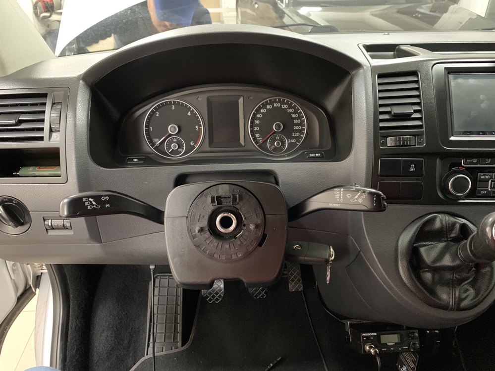 Activare 5 - VW Transporter T5 2010 Instalare Grup Manete Pilot Automat Cruise Control Tempomat Montare 5 - VW Transporter T5 2010 Instalare Grup Manete Pilot Automat Cruise Control Tempomat