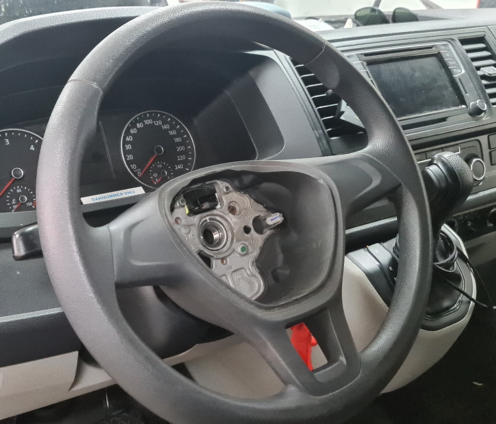 Montare 3 - VW Transporter T6 Montare Pilot Automat Tempomat Cruise Control Pe Volan