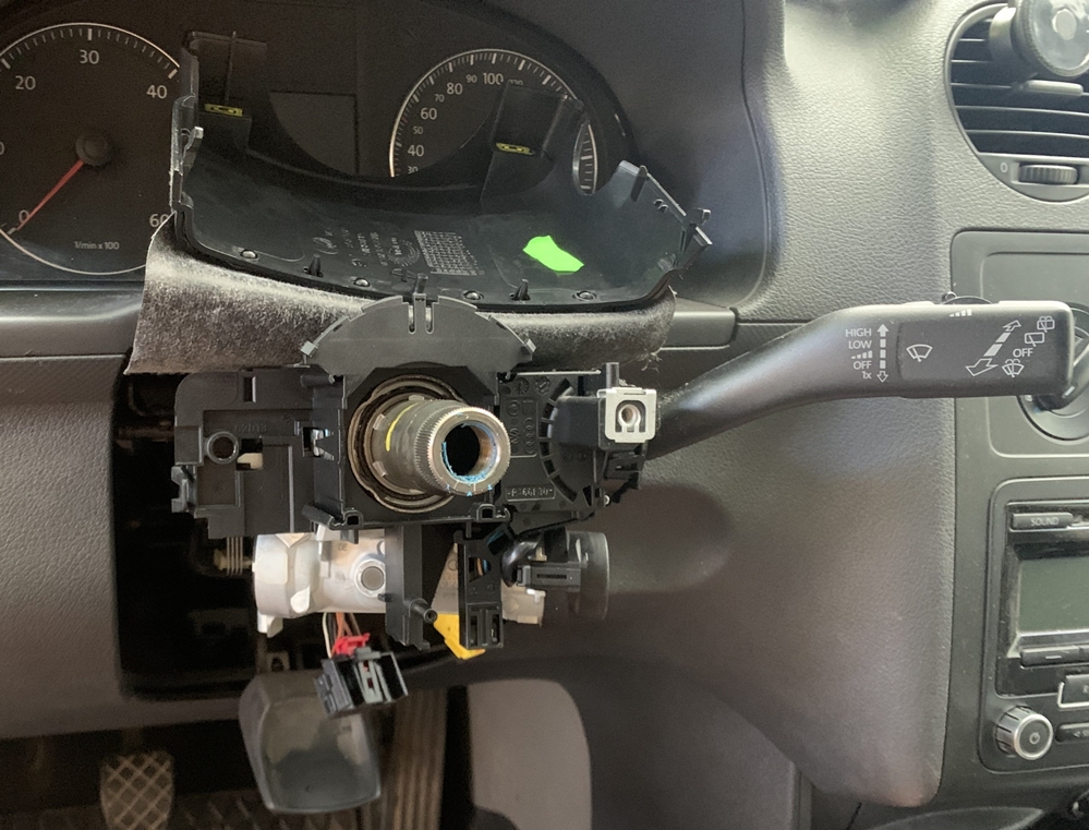 Activare 3 - VW Touran 2013 Instalare Pilot Automat Tempomat Cruise Control Montare 3 - VW Touran 2013 Instalare Pilot Automat Tempomat Cruise Control