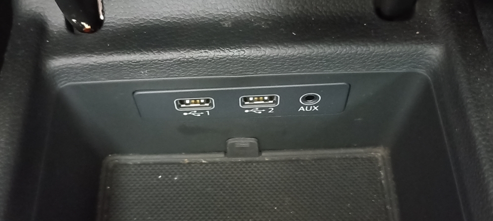 Montare 8 - Audi A4 B9 2017 Instalare POrt USB 2 Sloturi Activare Apple Carplay Android Auto 