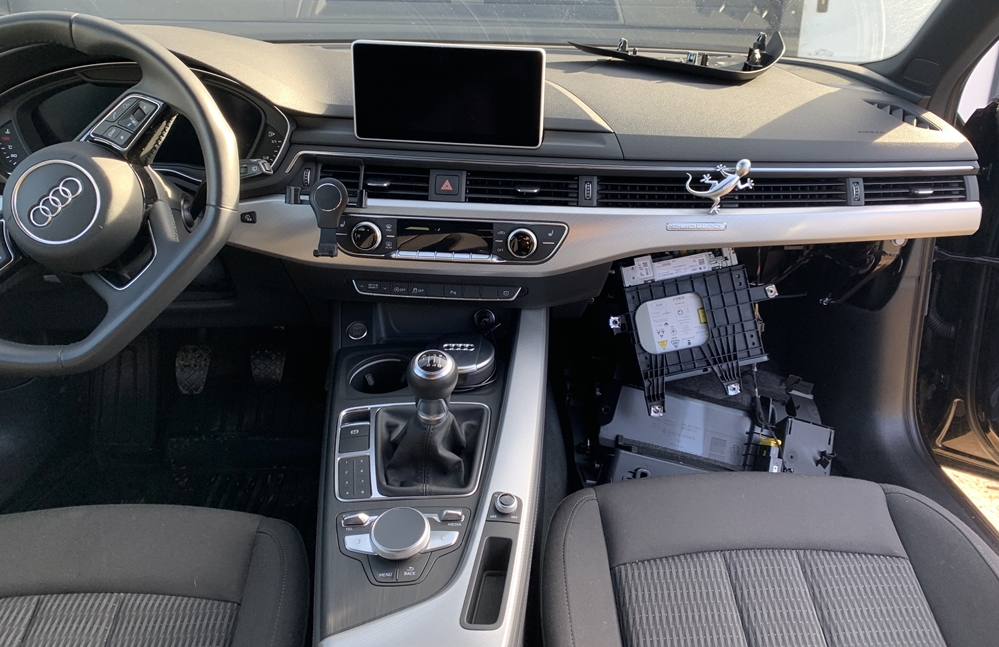 Montare 5 - Instalare Carplay Android Auto Audi A4 B9 2017