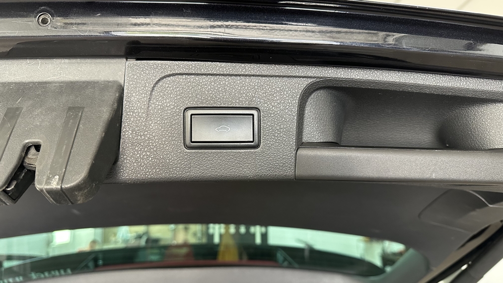 Activare 8 - VW Passat B8 Variant Break Instalare Portbagaj Electric Inchidere Din Buton Passat B8 2015 2016 2017 2018 2019 Montare 8 - VW Passat B8 Variant Break Instalare Portbagaj Electric Inchidere Din Buton Passat B8 2015 2016 2017 2018 2019