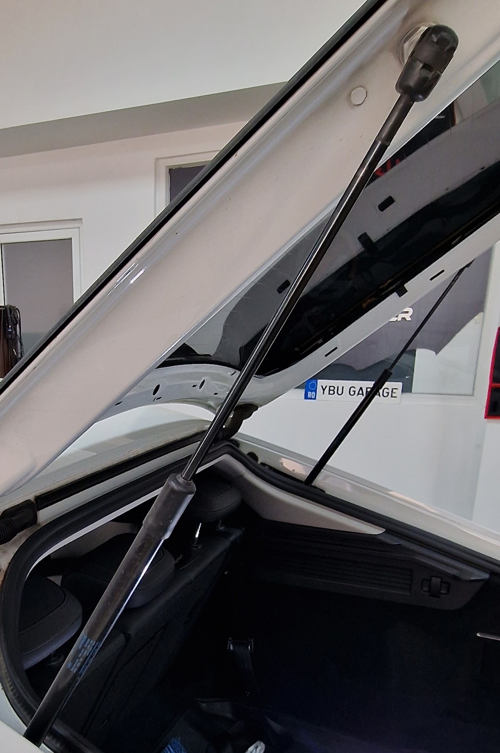 Montare 6 - VW Arteon 2018 Instalare Portbagaj Electric Deschidere Electrica Haion Din Buton