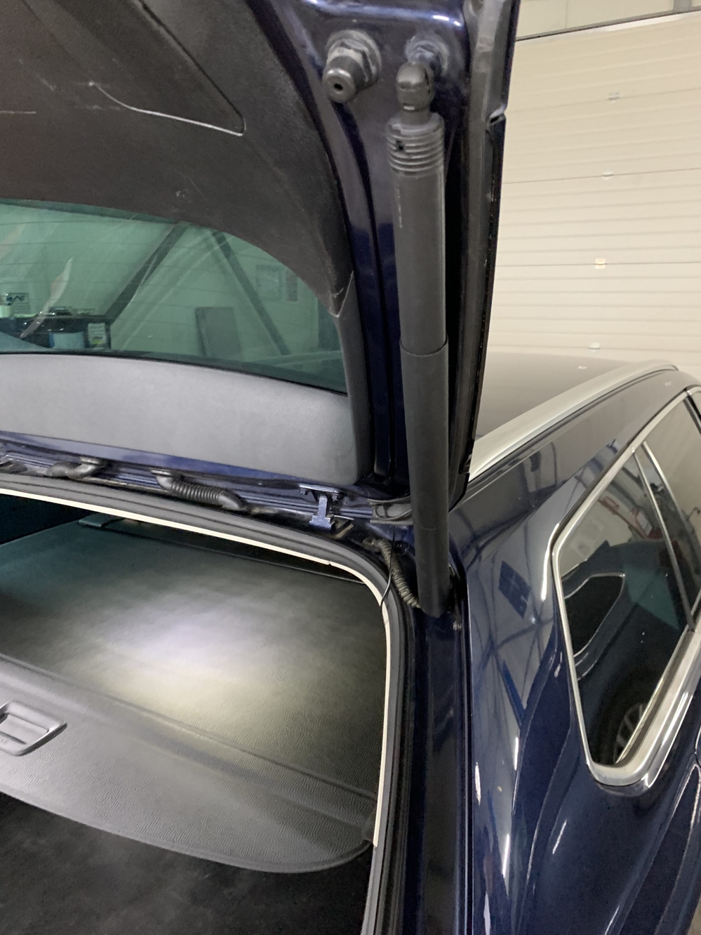 Montare 7 - VW Passat B8 2017 Variant Montare Portbagaj Electric Deschidere Electrica Haion Din Buton