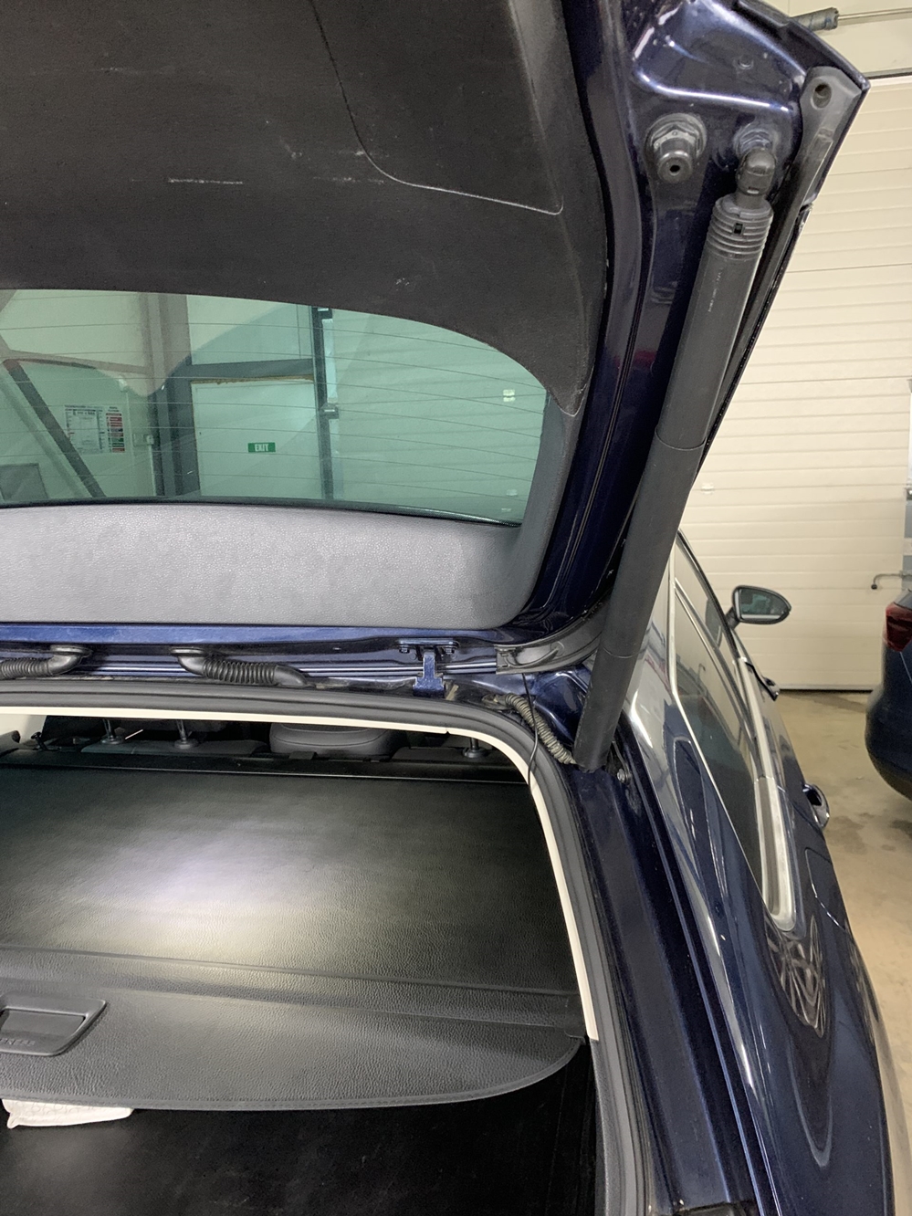 Montare 8 - VW Passat B8 2017 Variant Montare Portbagaj Electric Deschidere Electrica Haion Din Buton