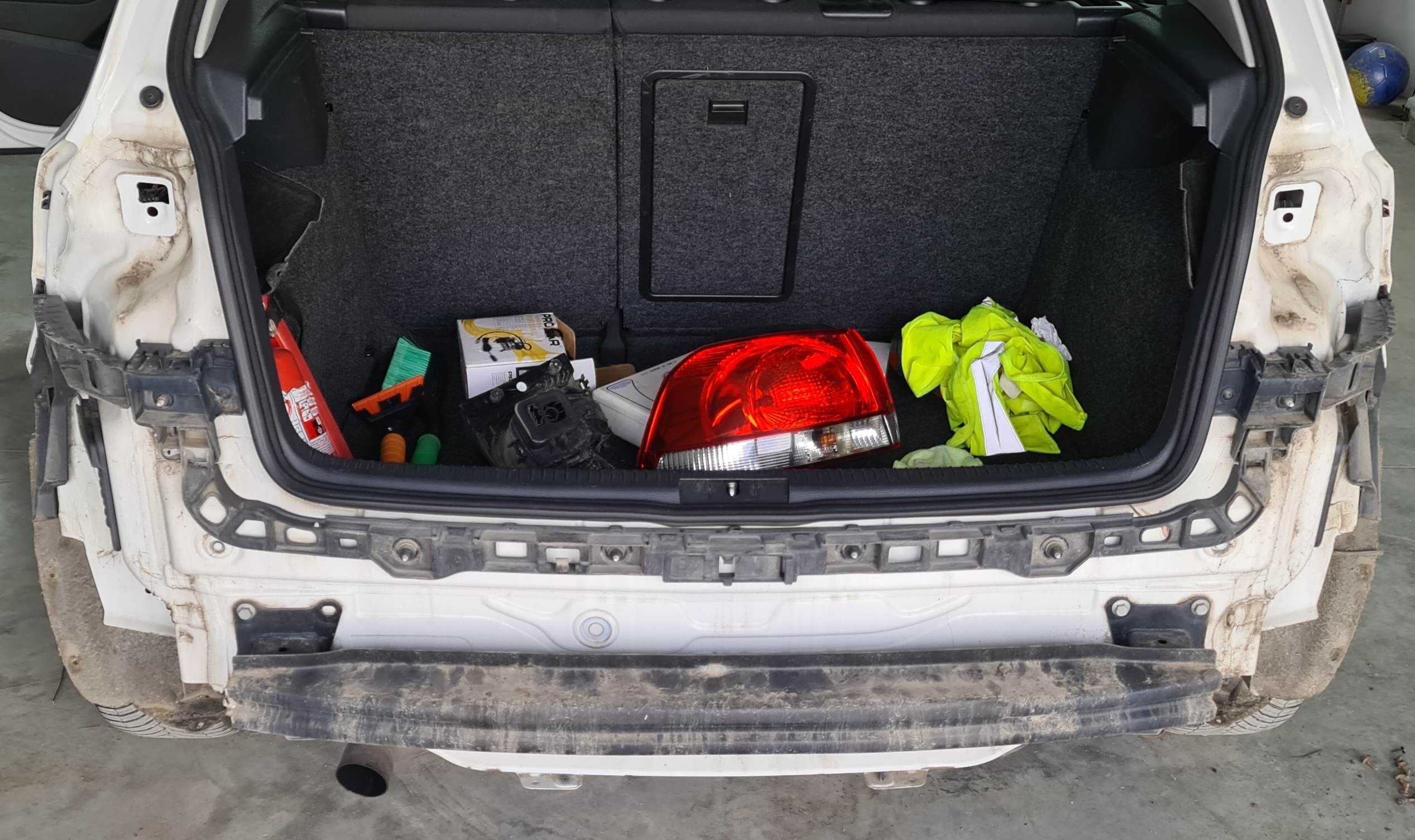 Activare 4 - Instalare Senzori Parcare VW Golf 6 VI Fata Spate 2009 2010 2012 2013 Originali Montare 4 - Instalare Senzori Parcare VW Golf 6 VI Fata Spate 2009 2010 2012 2013 Originali